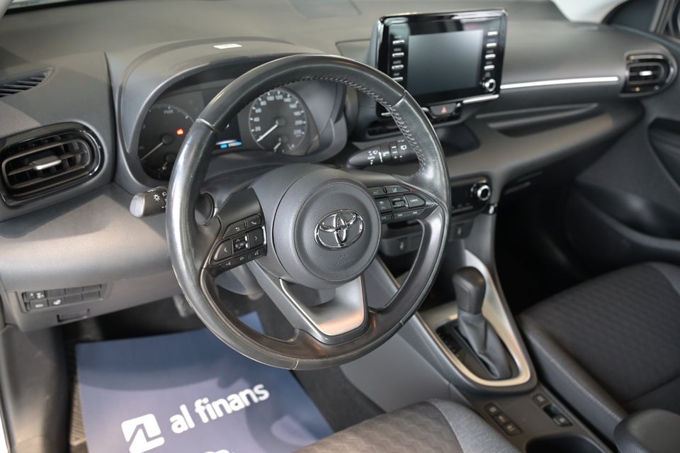 Toyota Yaris 1,5 Hybrid H3 e-CVT 5d