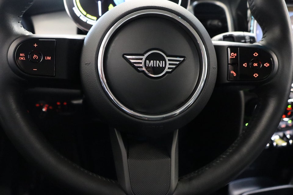 MINI Cooper SE Essential 3d