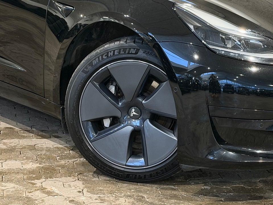 Tesla Model 3 RWD 4d