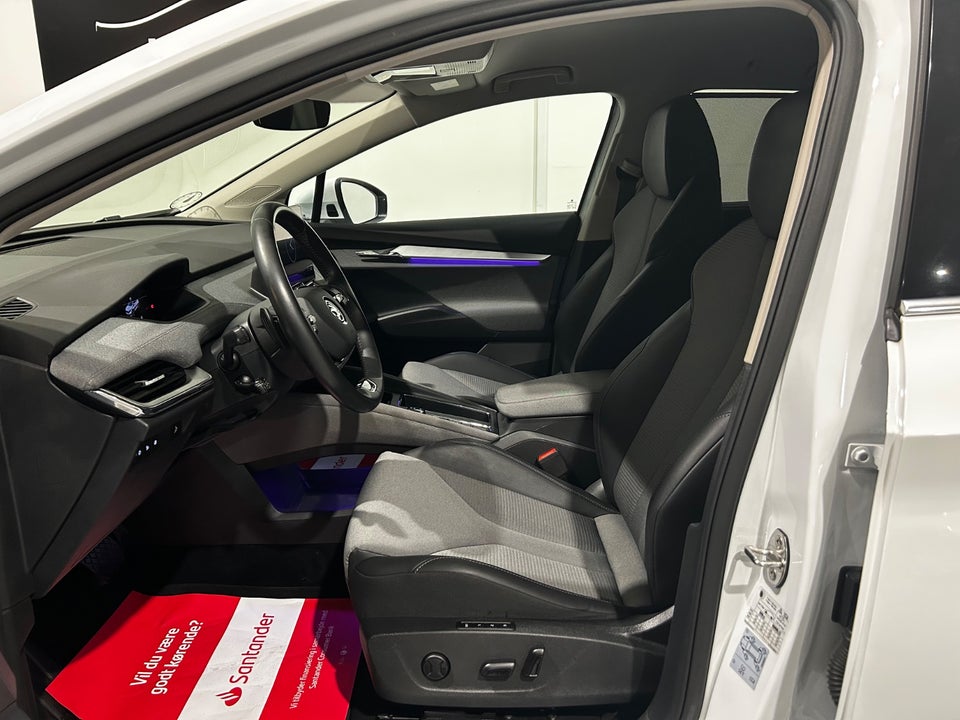 Skoda Enyaq 60 iV Plus Lodge 5d