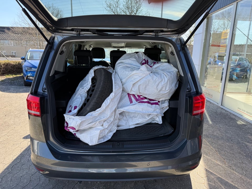VW Touran 1,6 TDi 115 Comfortline DSG 7prs 5d