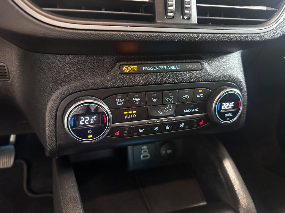 Ford Focus 1,0 EcoBoost mHEV Titanium Style stc. 5d