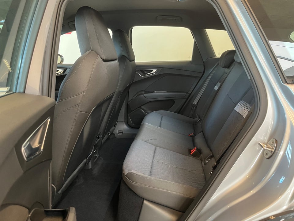 Audi Q4 e-tron 40 S-line 5d