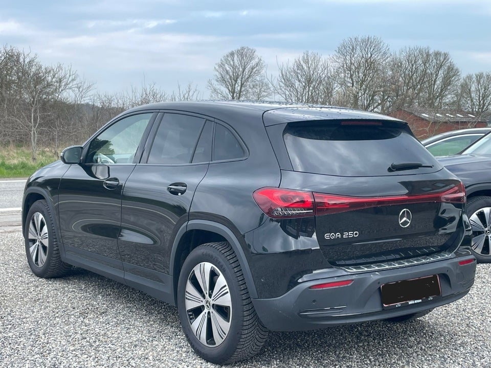 Mercedes EQA250 5d