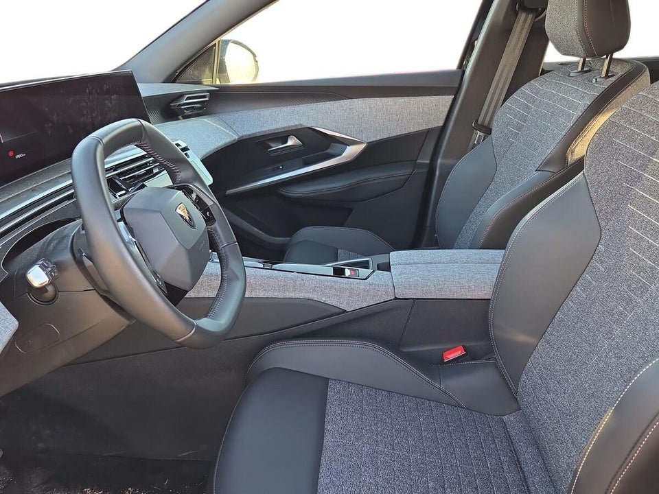 Peugeot e-5008 77 Allure 7prs 5d