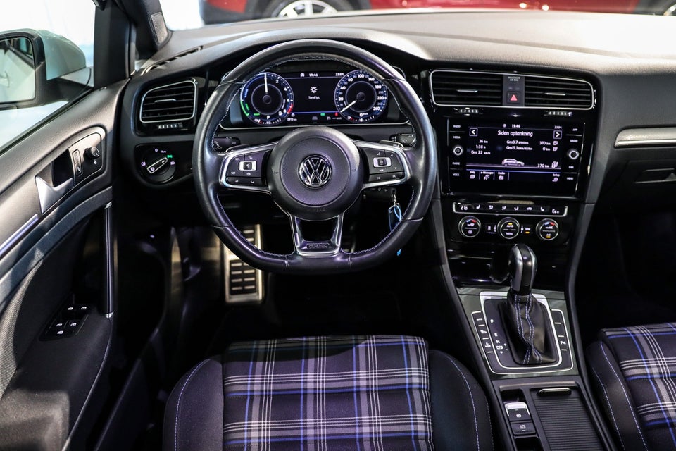 VW Golf VII 1,4 GTE DSG 5d