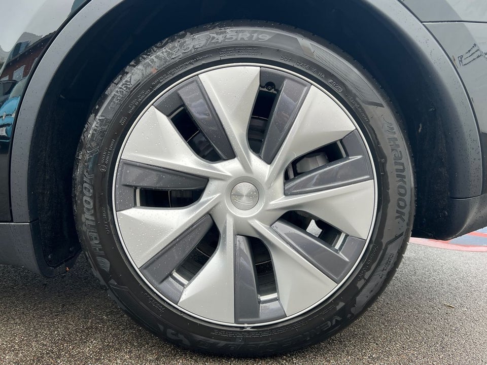 Tesla Model Y RWD 5d