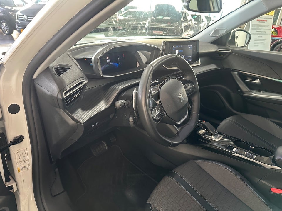 Peugeot 2008 1,2 PureTech 130 Allure Pack EAT8 Van 5d