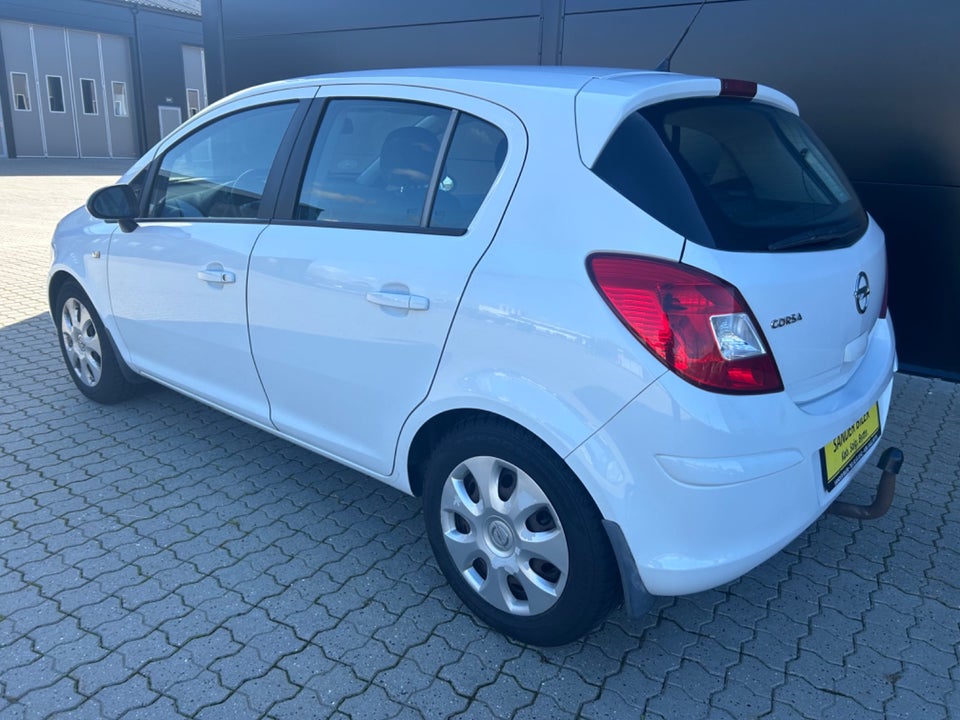 Opel Corsa 1,2 16V Enjoy 5d