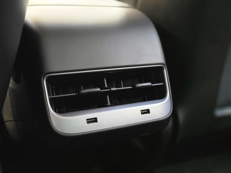 Tesla Model 3 Long Range AWD 4d