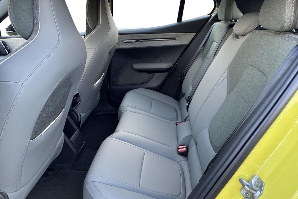 Volvo EX30 Extended Range Plus 5d