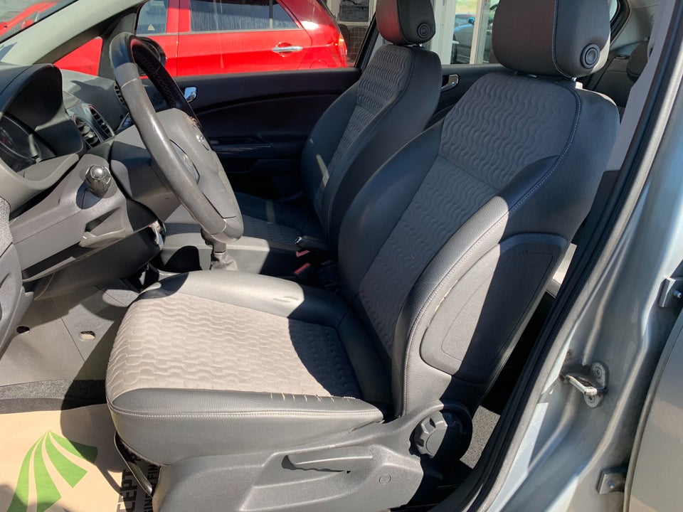 Opel Corsa 1,4 16V Cosmo 5d