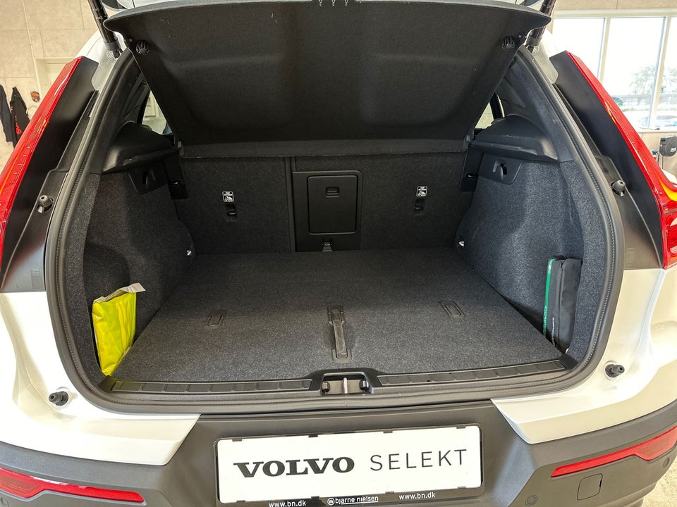 Volvo EX40 Extended Range Plus 5d