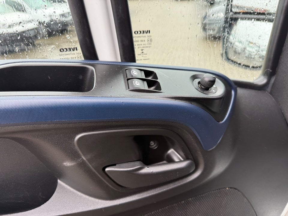Iveco Daily 2,3 35S16 Alukasse m/lift AG8 2d