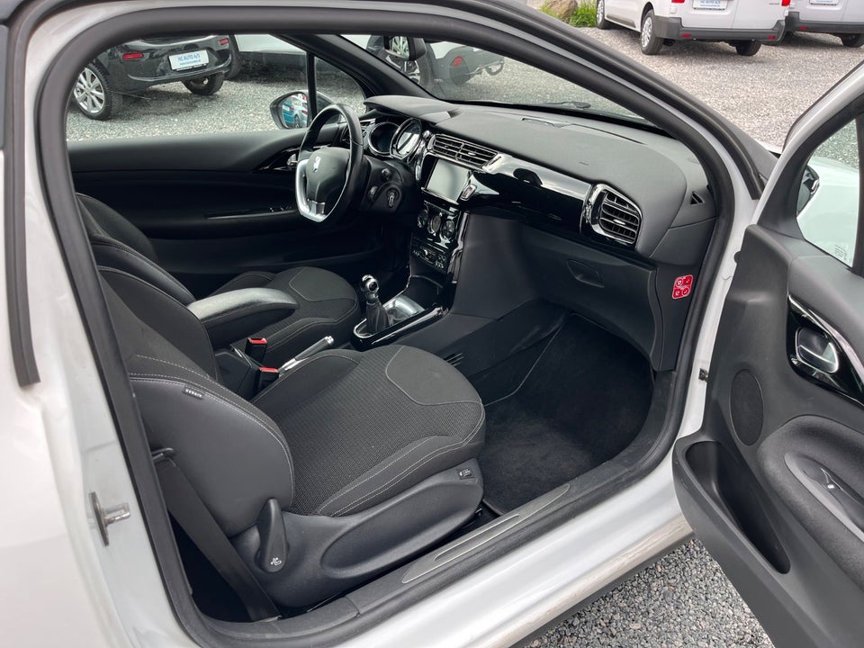 Citroën DS3 1,6 e-HDi 90 Style 3d