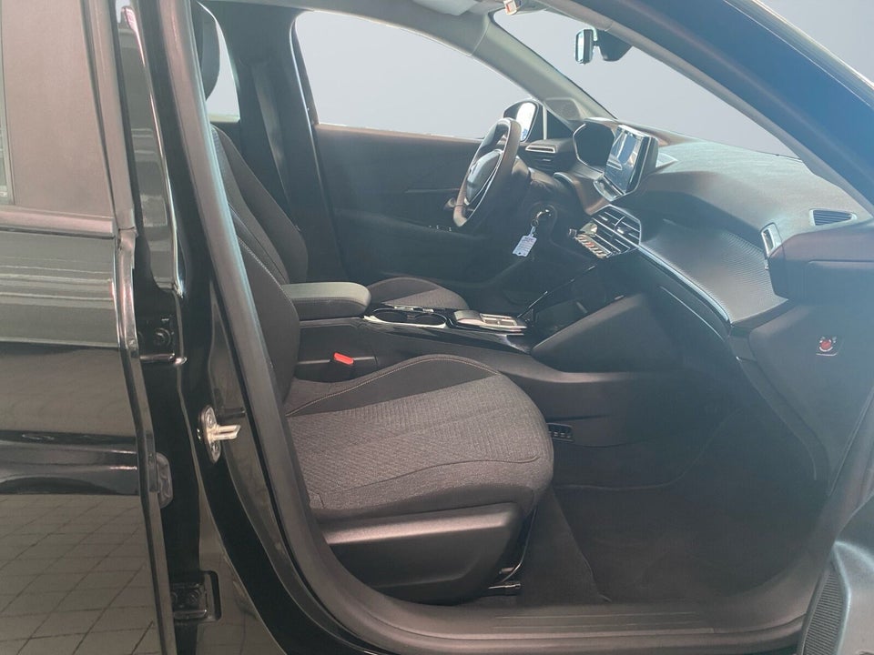 Peugeot e-208 50 Style 5d