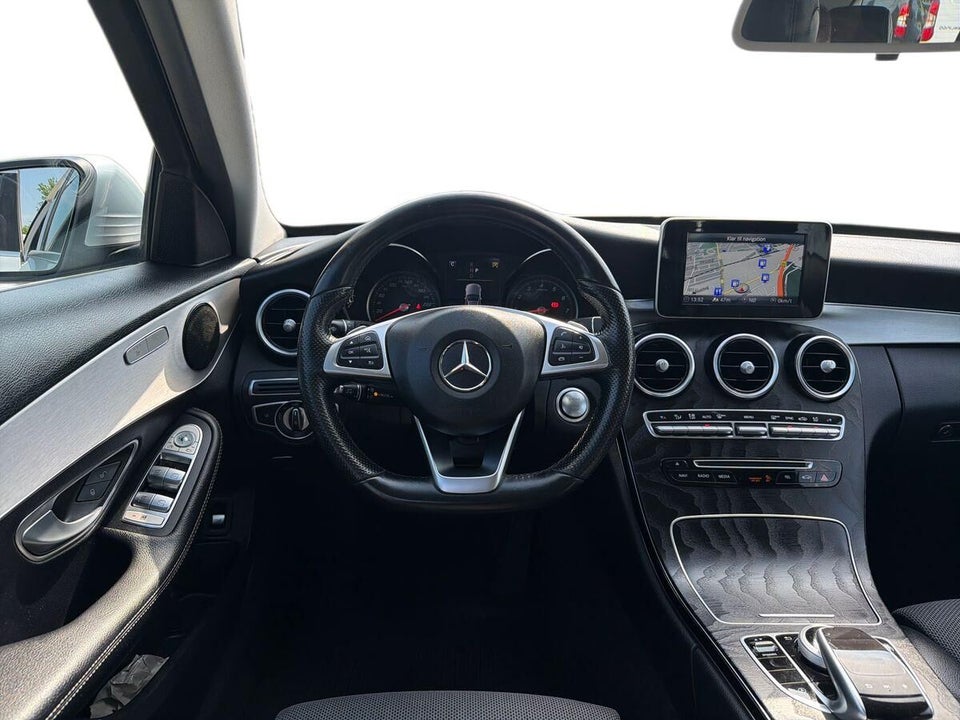 Mercedes C200 2,0 AMG Line stc. aut. 5d