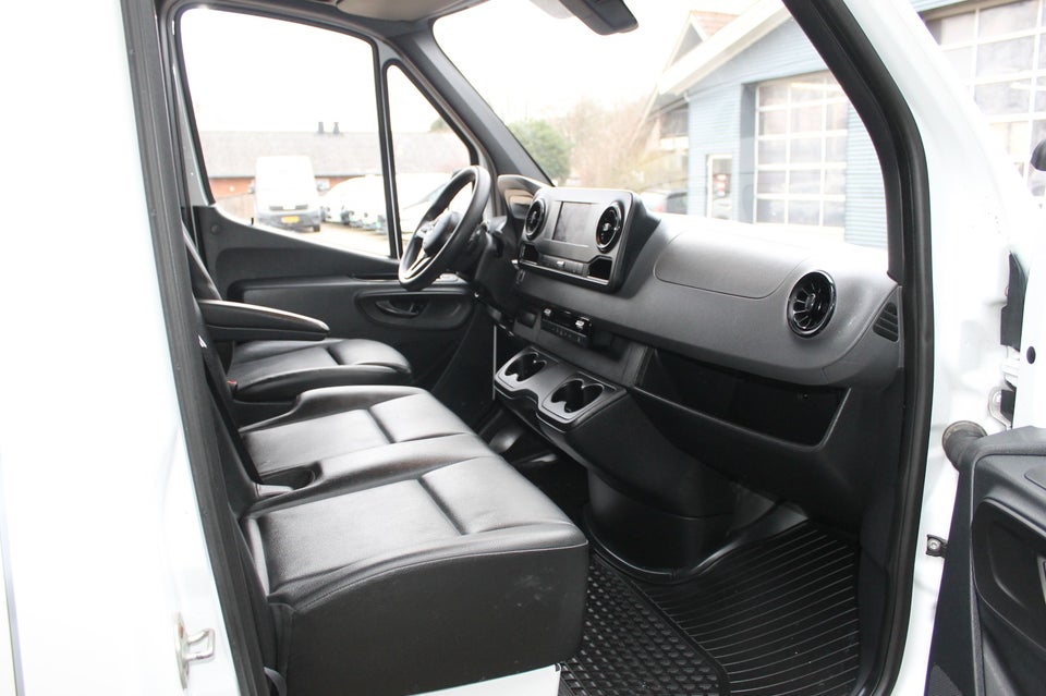 Mercedes Sprinter 214 2,2 CDi A2 Kassevogn aut. FWD