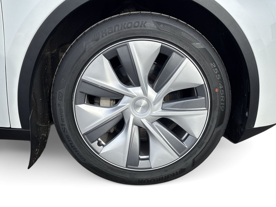 Tesla Model Y Long Range AWD 5d