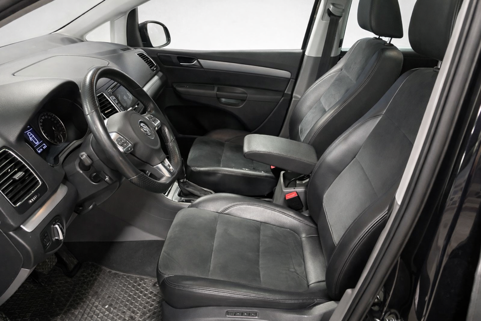 VW Sharan 2,0 TDi 136 Highline DSG BMT 7prs 5d