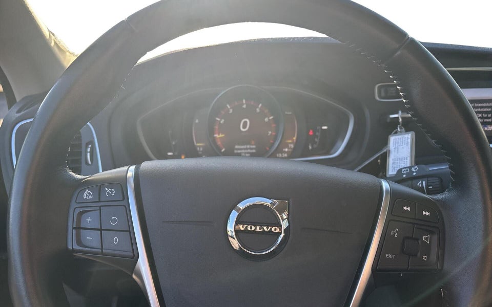 Volvo V40 1,5 T3 152 Momentum aut. 5d