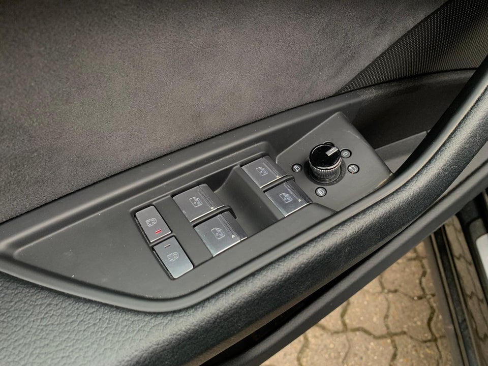 Audi e-tron 55 S-line quattro 5d