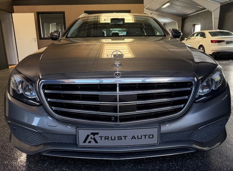 Mercedes E300 de 2020 — miniature 5
