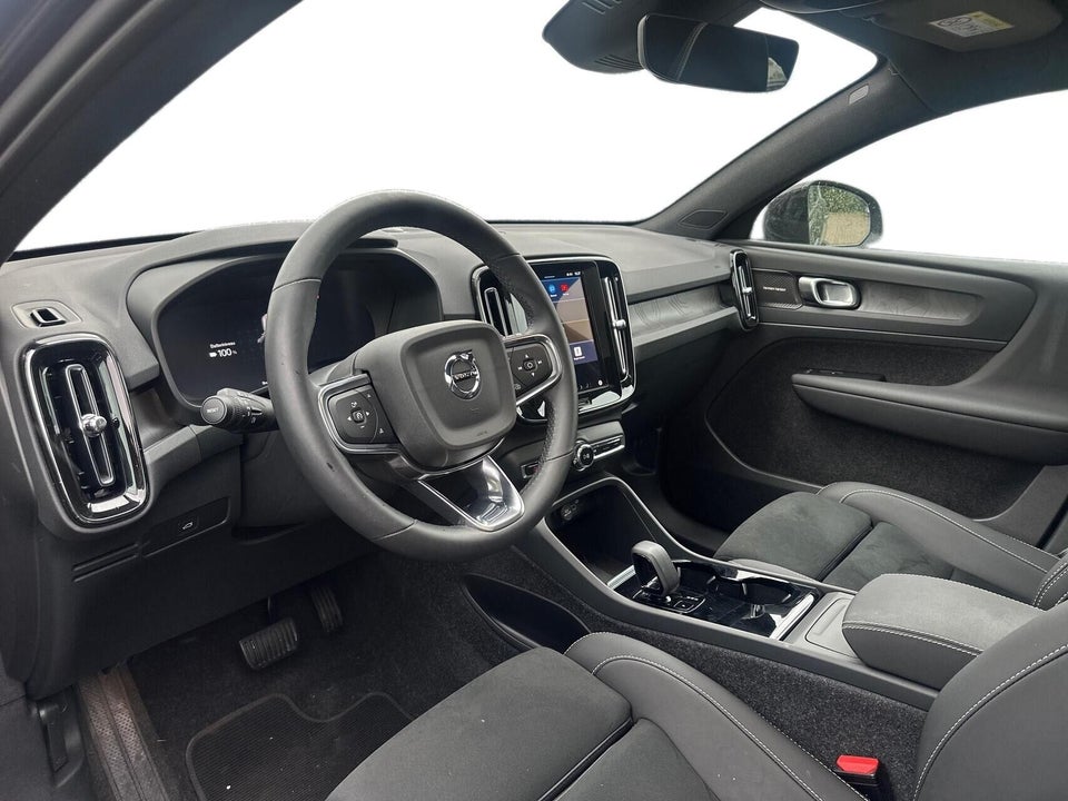 Volvo EC40 Extended Range Black Edition 5d