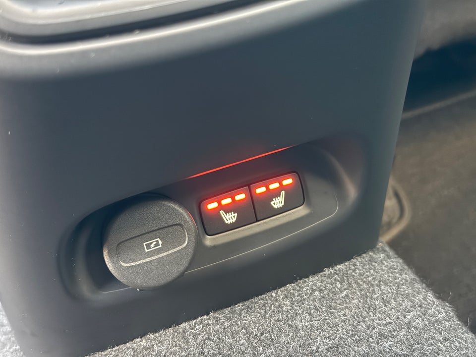 Volvo EX40 Extended Range Black Edition 5d