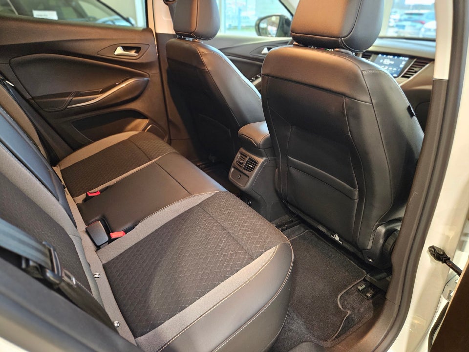 Opel Grandland X 1,6 Hybrid Ultimate aut. 5d