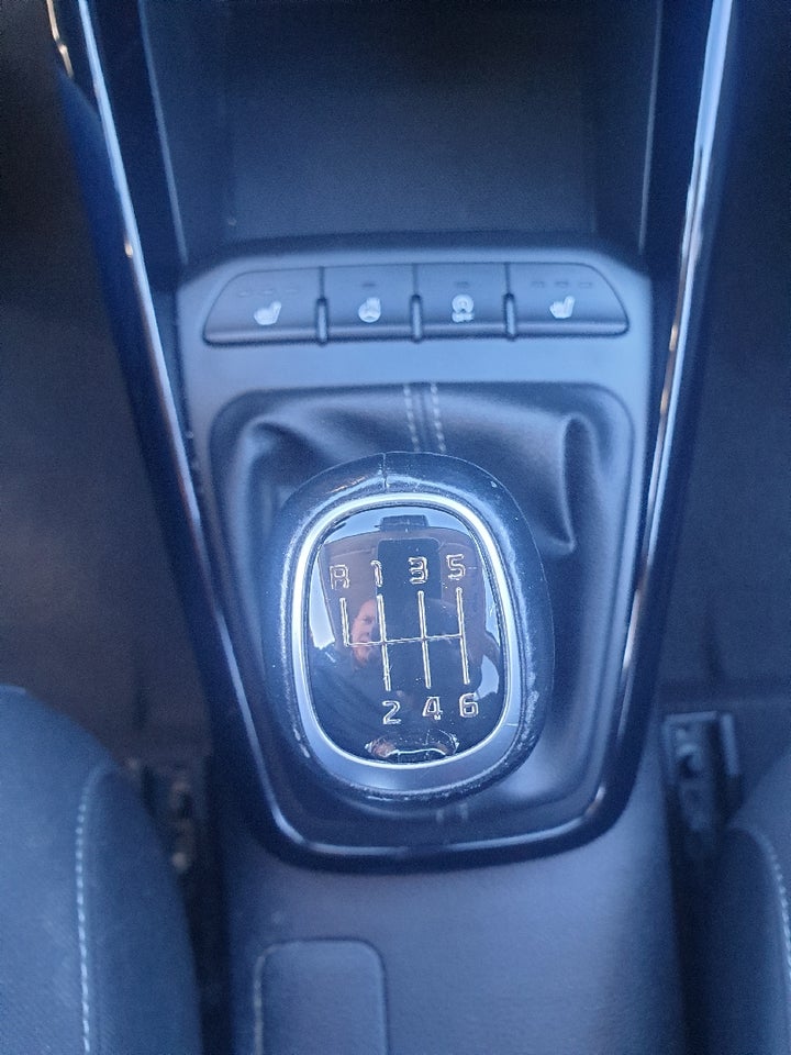 Kia Stonic 1,0 T-GDi Advance Intro 5d