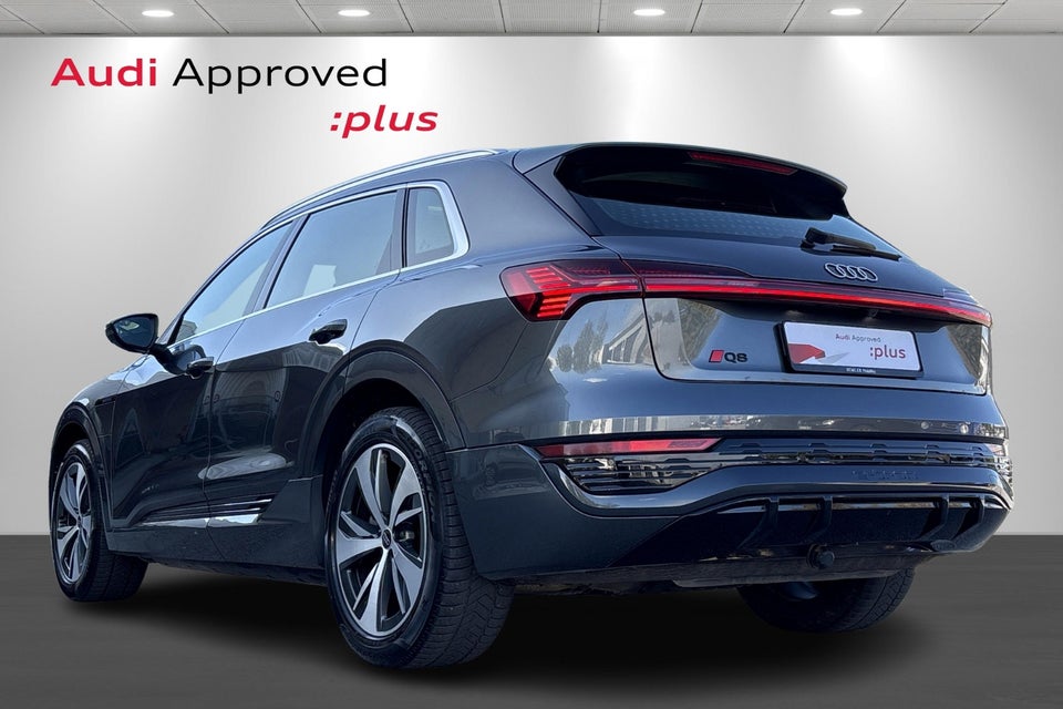 Audi Q8 e-tron 55 S-line quattro 5d