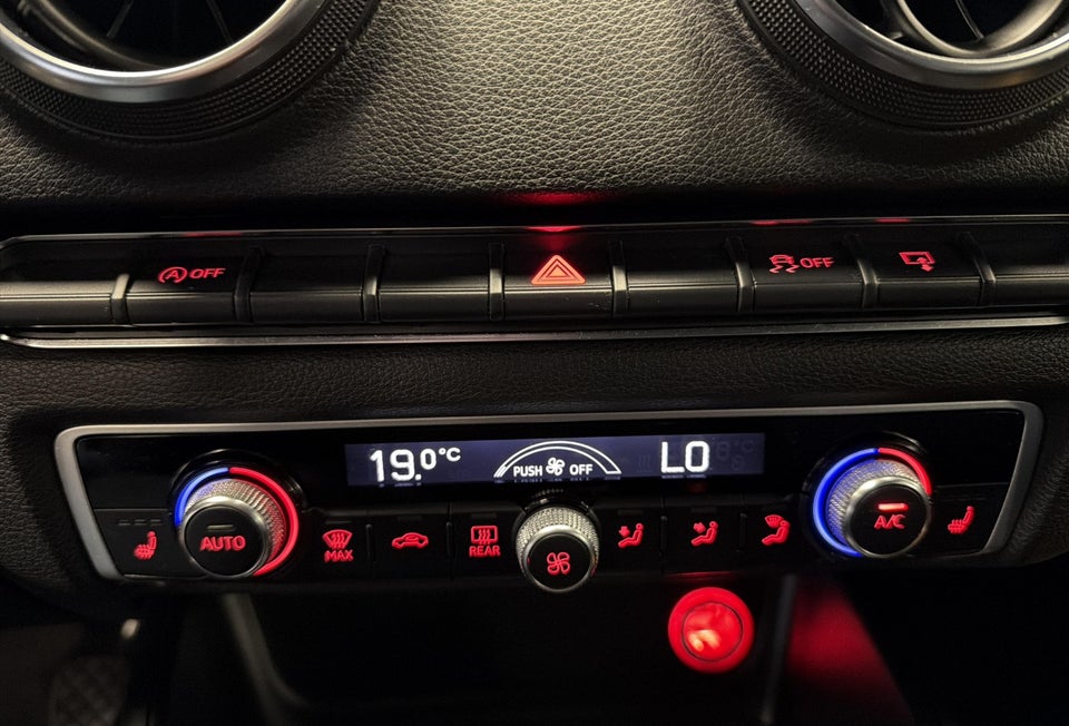 Audi A3 1,6 TDi 110 Ambition 4d