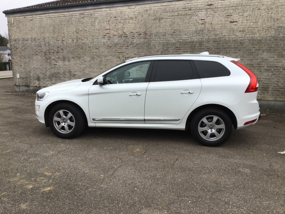 Volvo XC60 2,0 D4 190 Summum aut. 5d