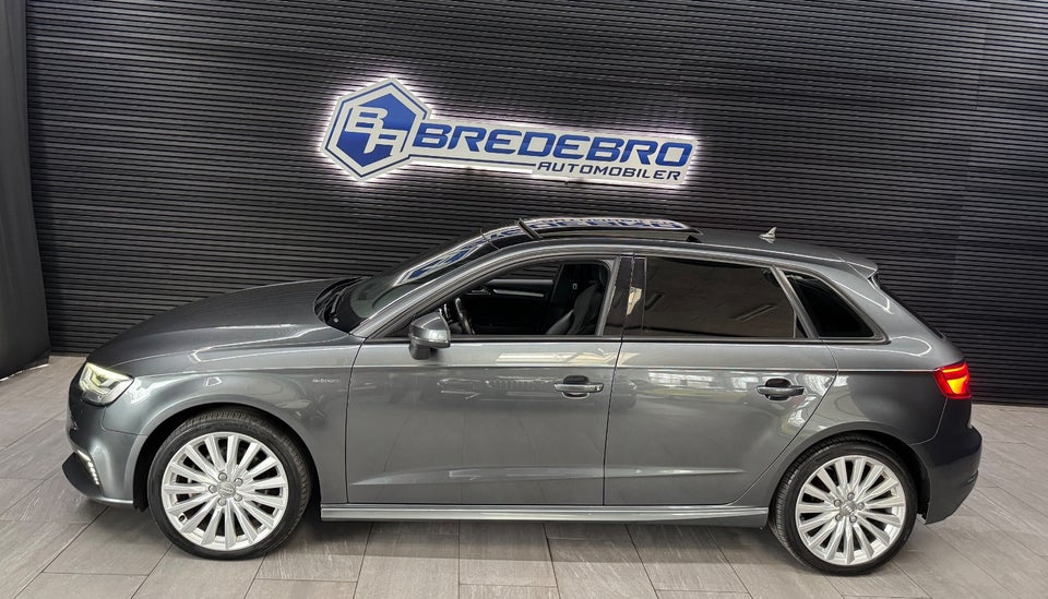 Audi A3 1,4 e-tron S-line Sportback S-tr. 5d