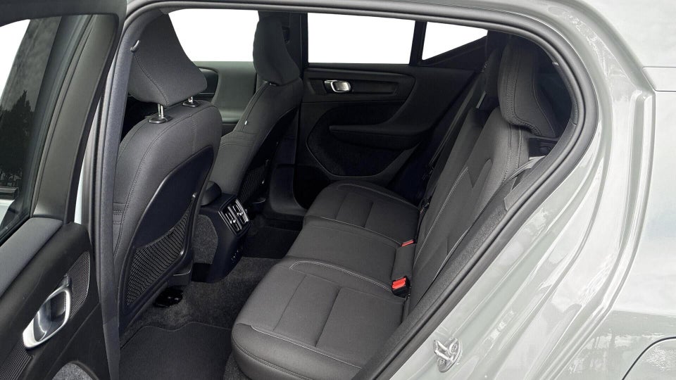 Volvo EX40 Extended Range Plus 5d