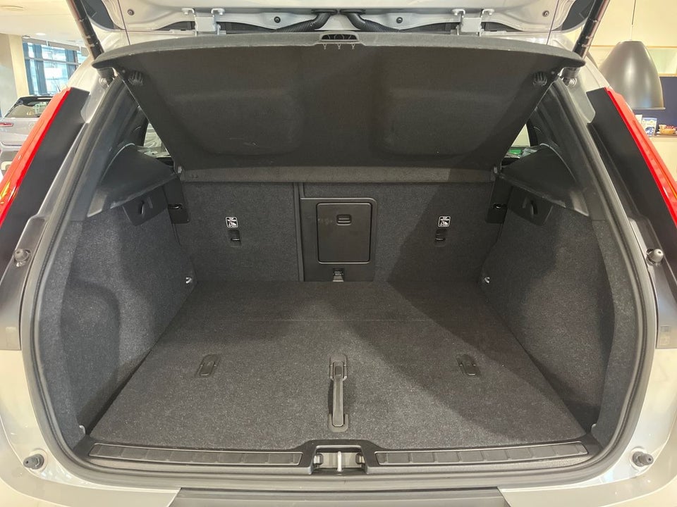 Volvo EX40 Extended Range Plus 5d