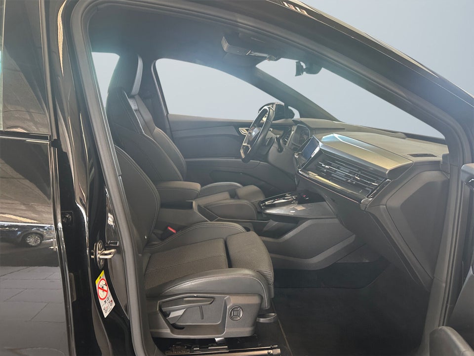 Audi Q4 e-tron 40 S-line 5d