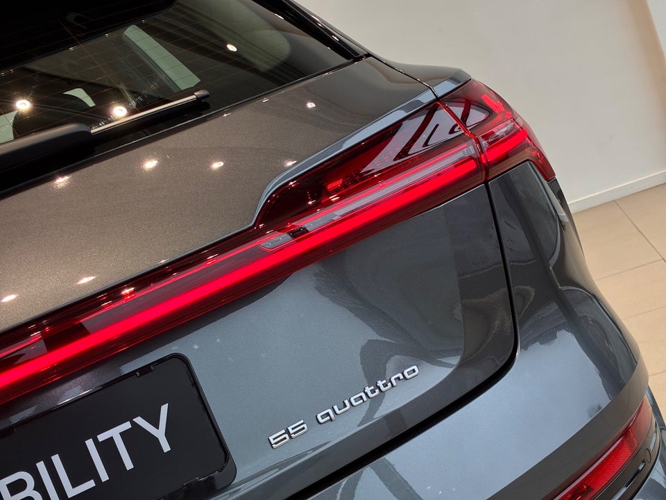Audi e-tron 55 S-line quattro 5d