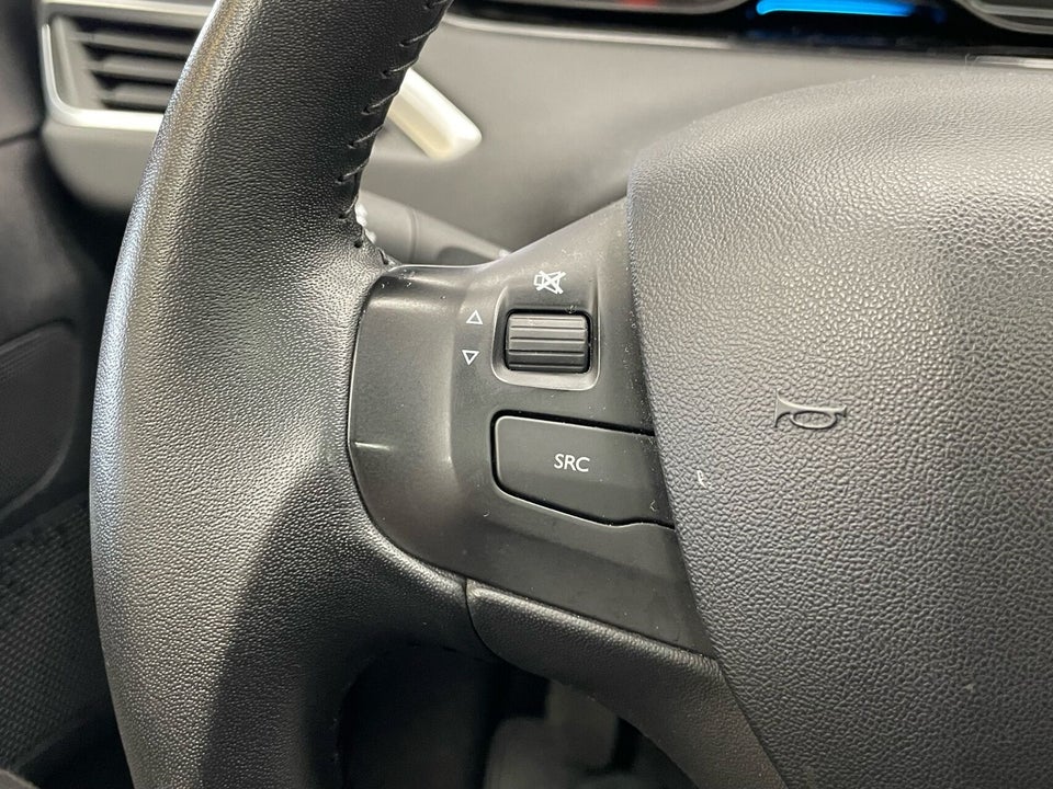 Peugeot 208 1,2 VTi Allure Sky 5d