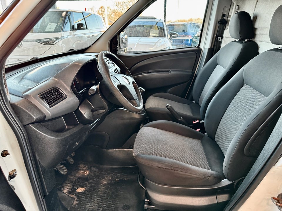 Fiat Doblò Cargo 1,3 MJT Basic L2 4d