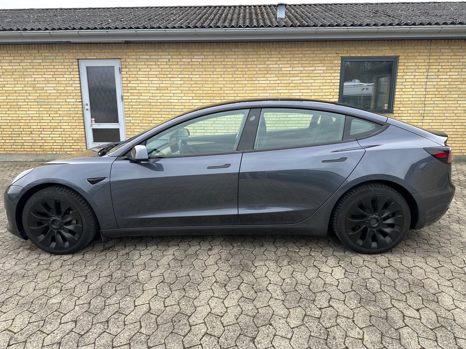 Tesla Model 3 Long Range AWD 4d