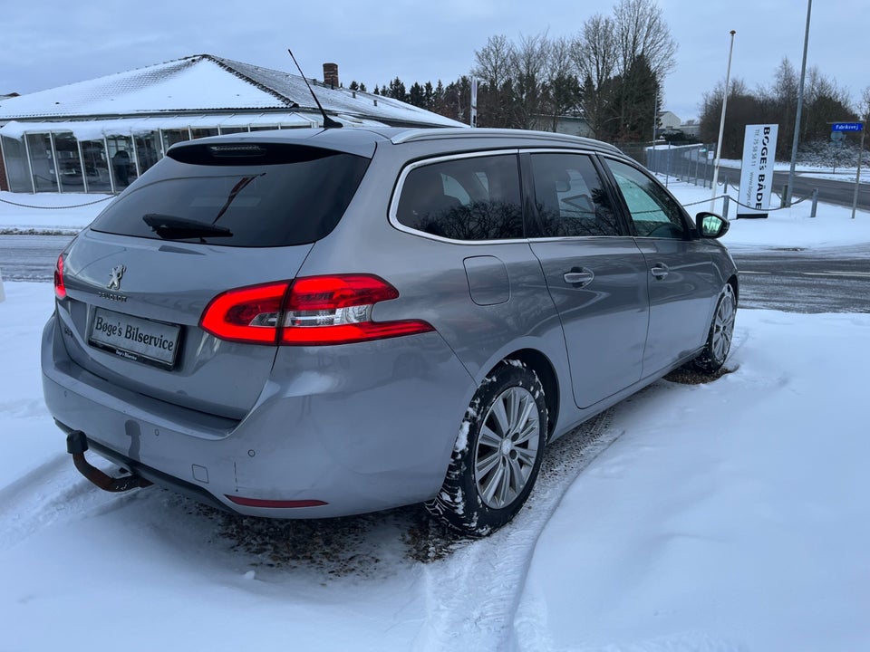 Peugeot 308 1,5 BlueHDi 130 Allure+ Sky SW 5d