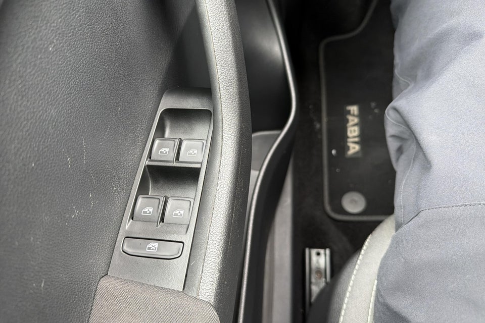 Skoda Fabia 1,0 MPi 60 Ambition 5d