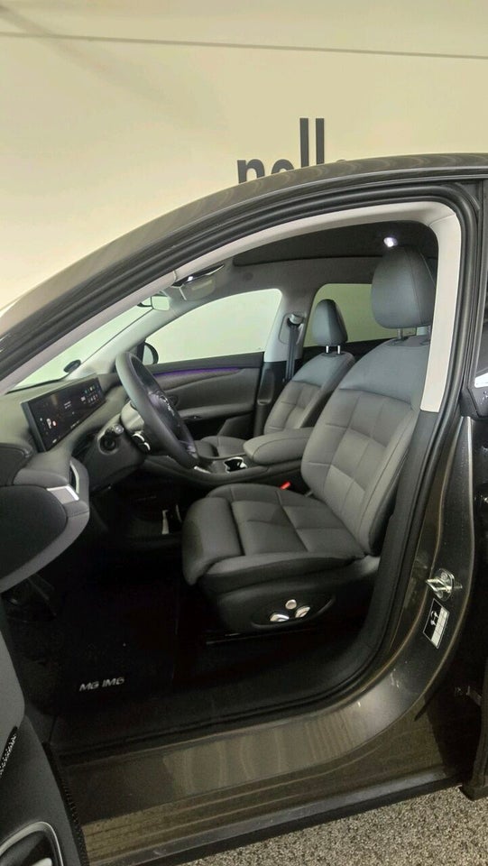MG IM6 100 Performance AWD 5d