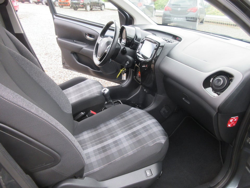Peugeot 108 1,0 e-VTi 72 Allure+ 5d