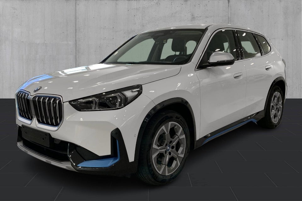 BMW iX1 xDrive30 X-Line 5d