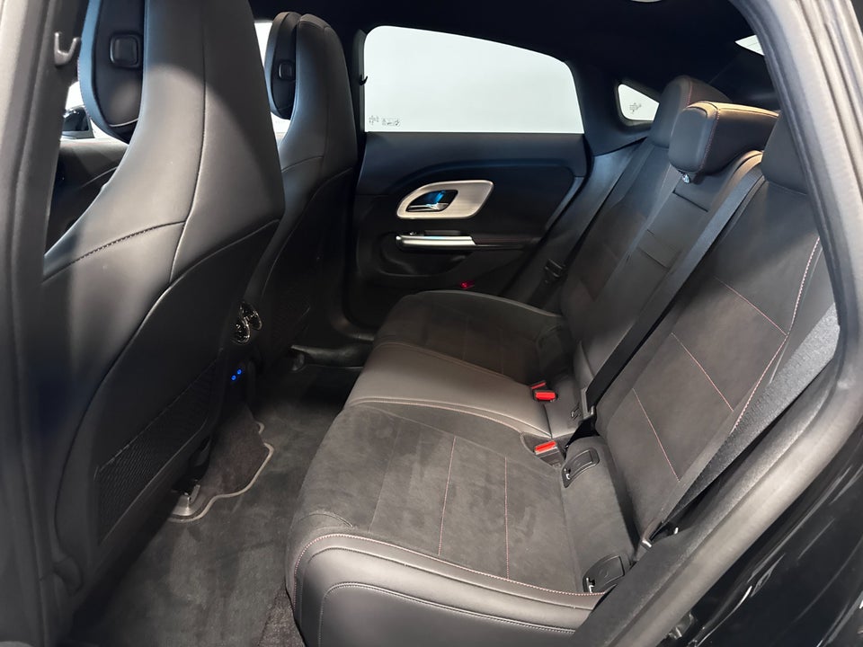 Mercedes CLA250+ electric AMG Line 4d