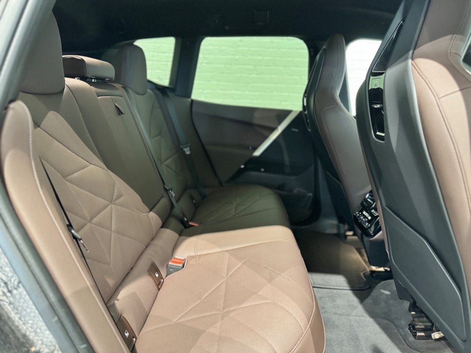 BMW iX xDrive40 Supercharged 5d