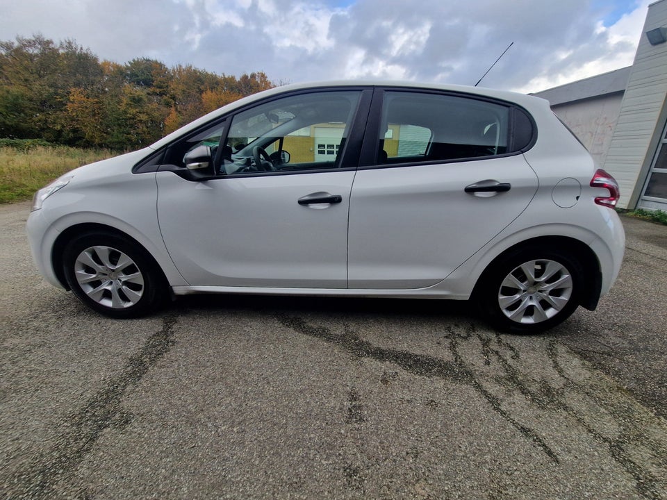 Peugeot 208 1,0 VTi Active 5d